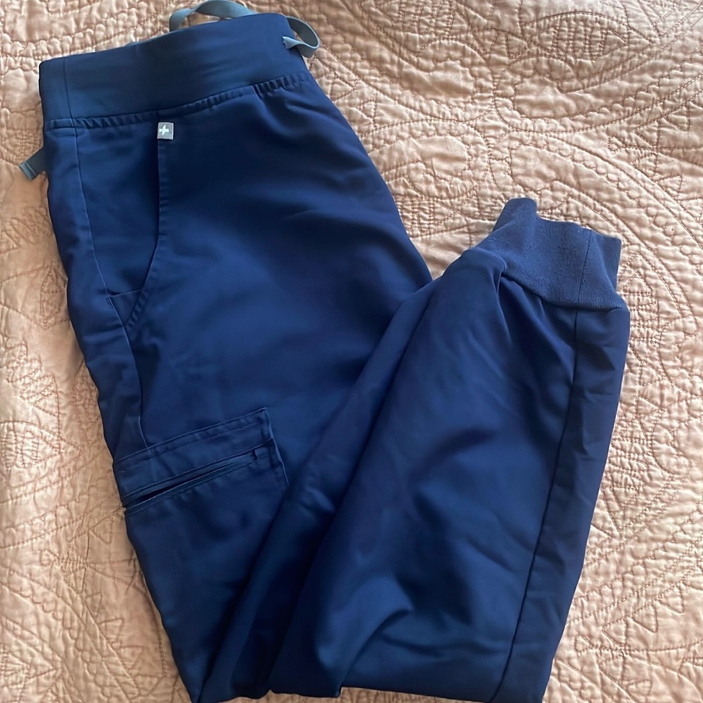 Figs Scrubs Medium Petite Joggers in Navy